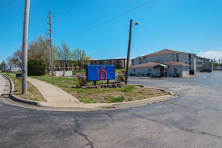 Motel 6-Blue Springs, Missouri